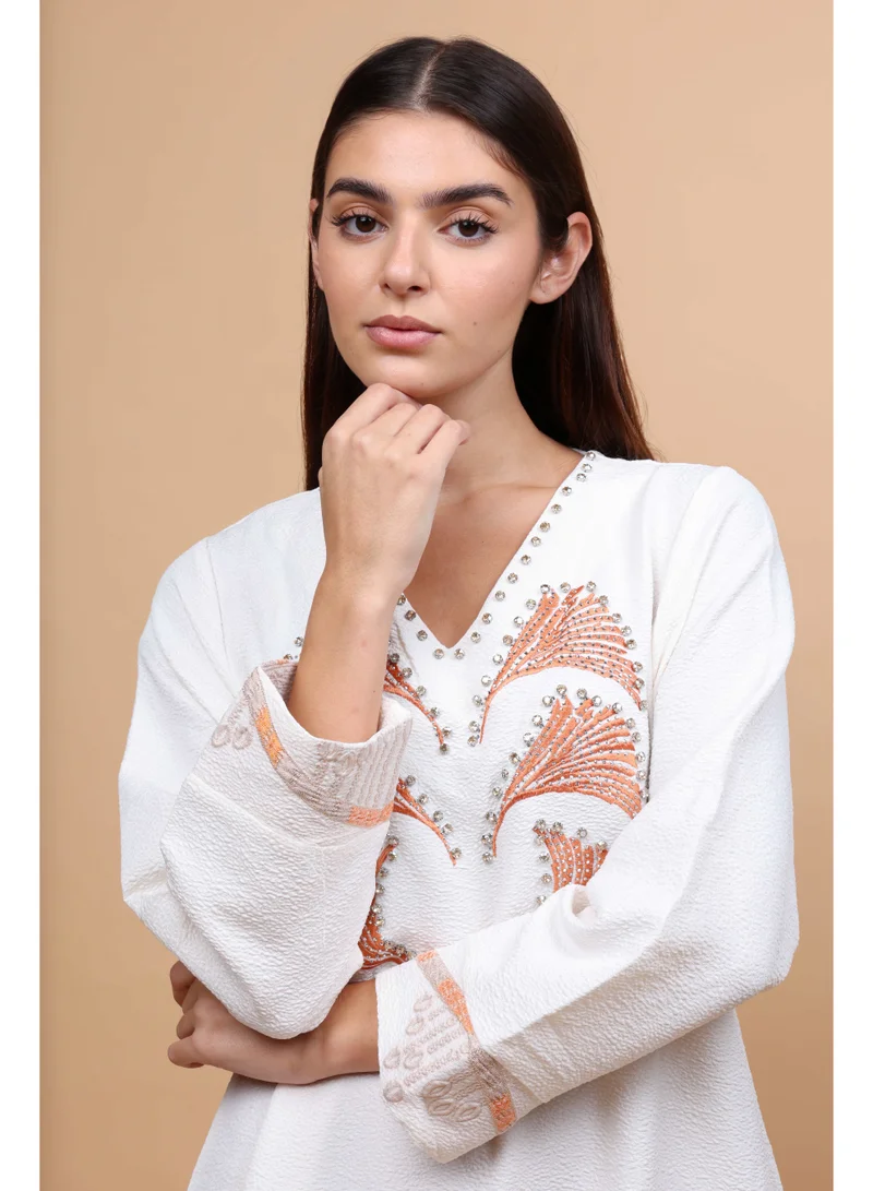 اكسا جلابية مطرزة بالكريستال عصرية برتقالية